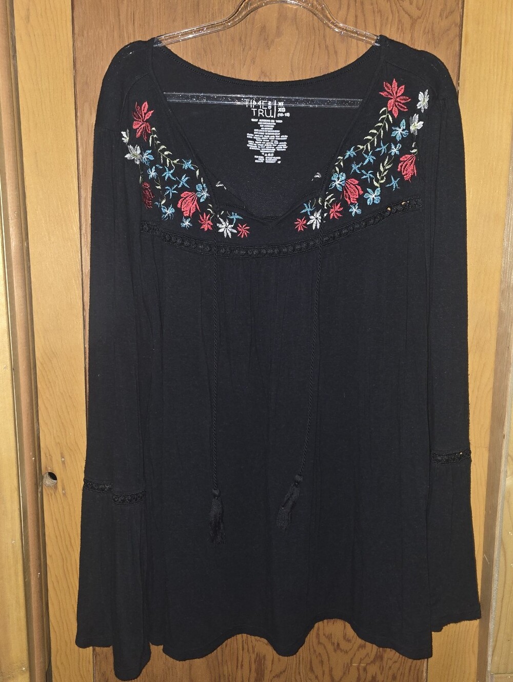 Time and tru womens XL black new no tags embroidered bell sleeve boho top